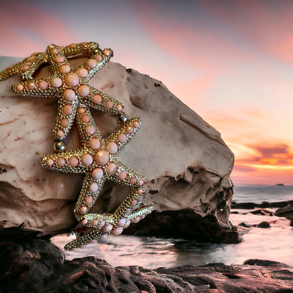 Starfish bracelet. Stretchy and really cute.